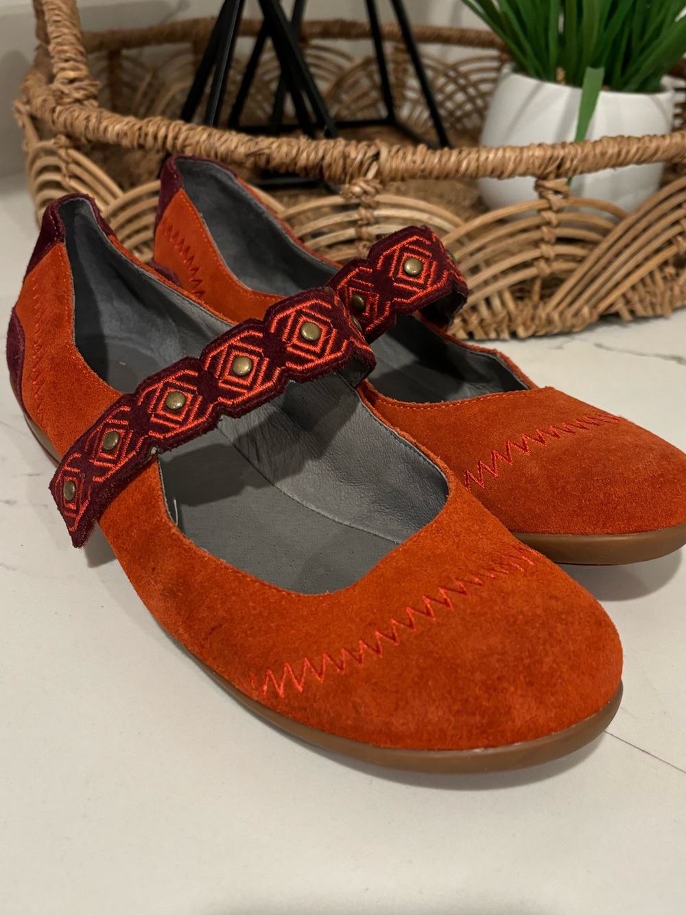 Sundance Mary Janes Suede Rust Embroidered Bohemian Patterned Strap Womens 38